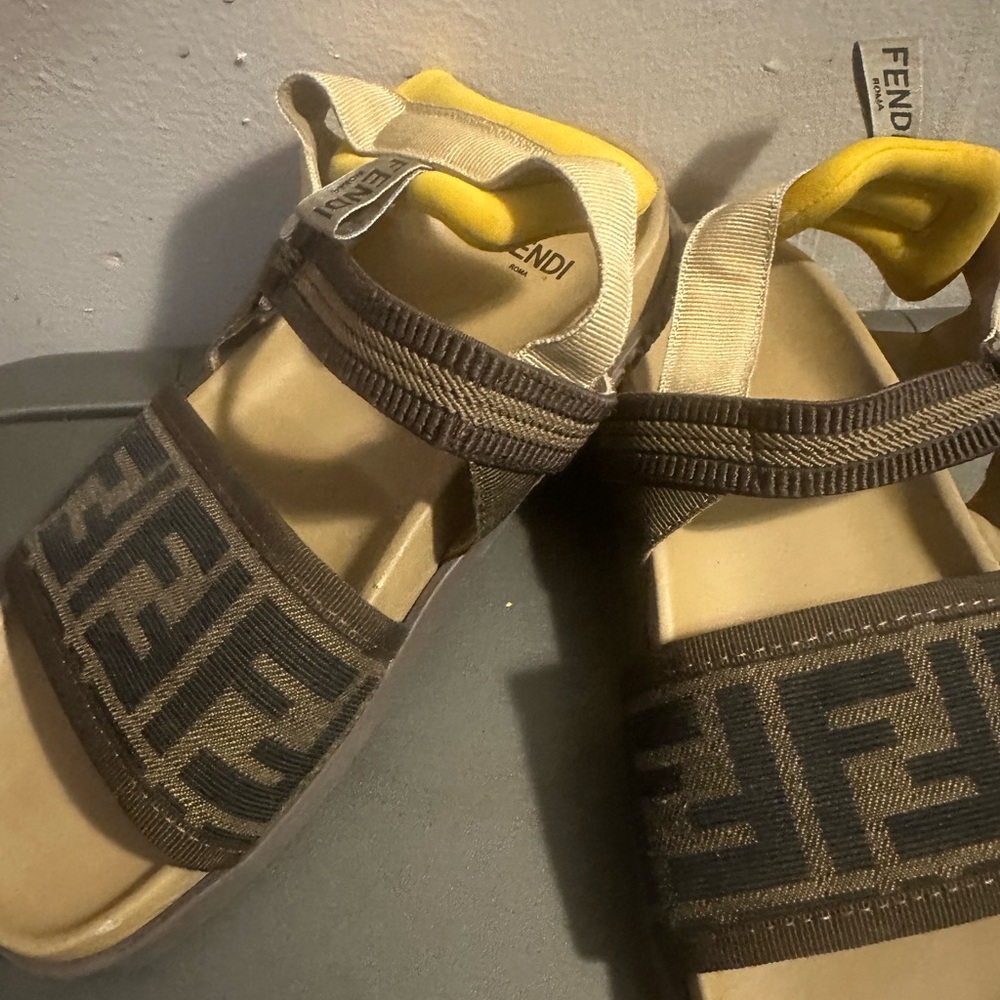 Fendi Kids Tan and Yellow Sandals size 34